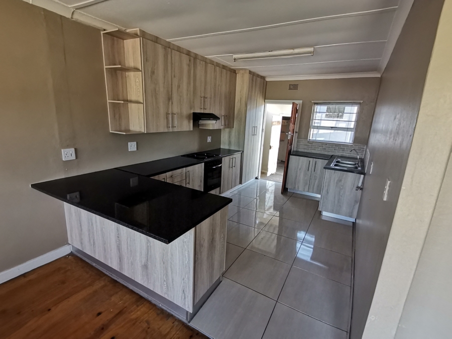 To Let 3 Bedroom Property for Rent in Stoneydrift Eastern Cape